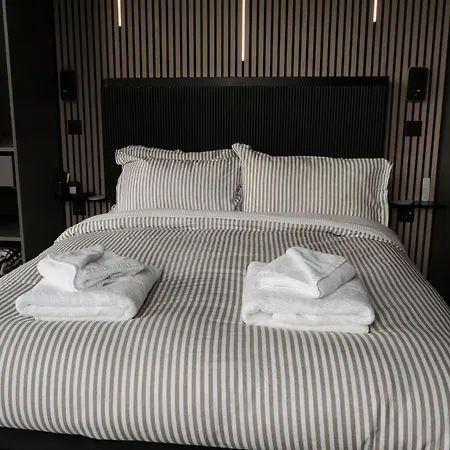 シャレー The Badger